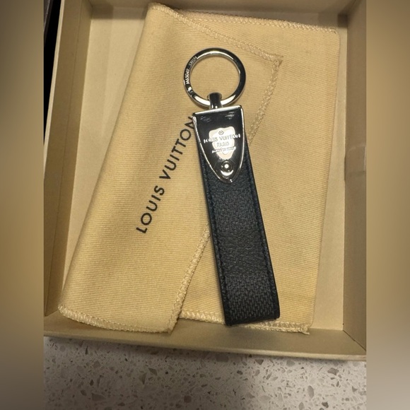 Louis Vuitton Damier Graphite Dragonne LV Key Holder NWB - Picture 6 of 9